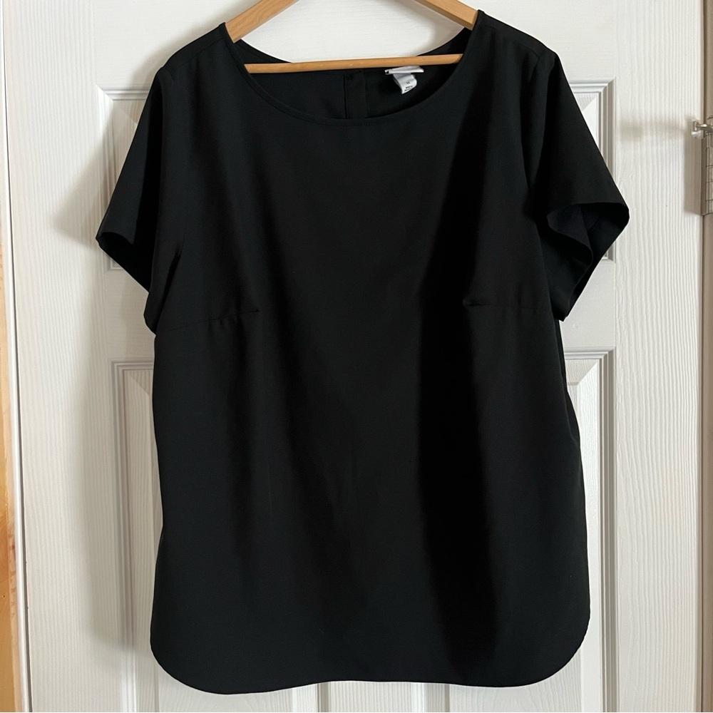 FOR LINDSEY S ONLY Ava & Viv Classic Black Blouse